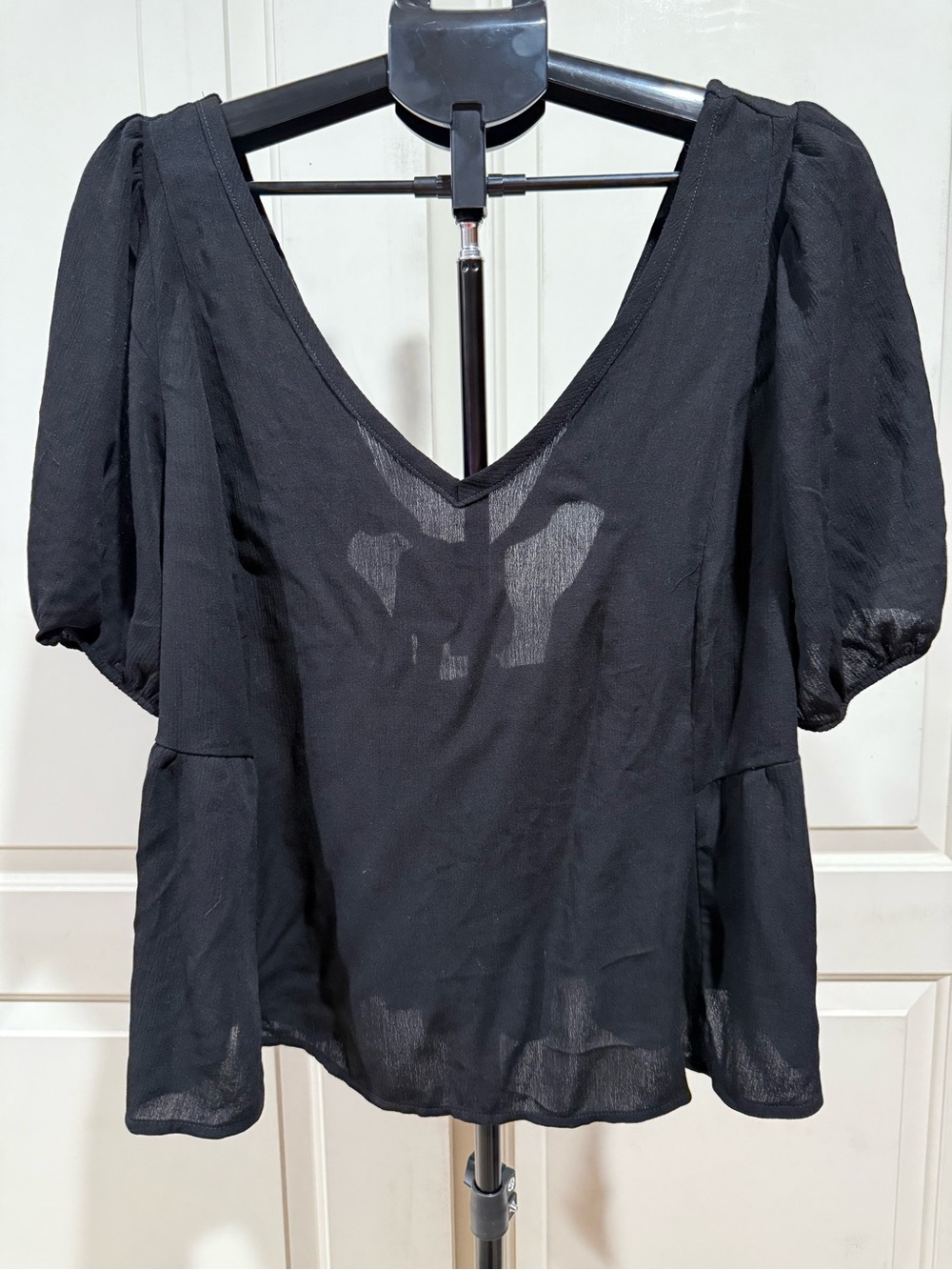 torrid Black V-Neck Puff Sleeve Peplum Blouse